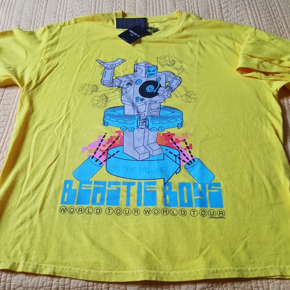 SOLD!!!BEASTIE BOYS WORLD TOUR SHIRT ( FOREVER 21)